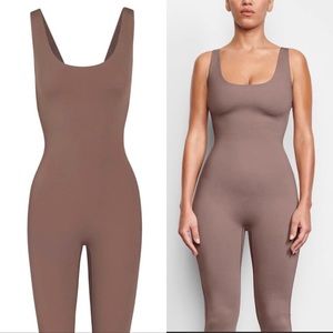 Skims jumpsuit Umber nude XL All-in -one Scoop Neck Onesie SOLD OUT